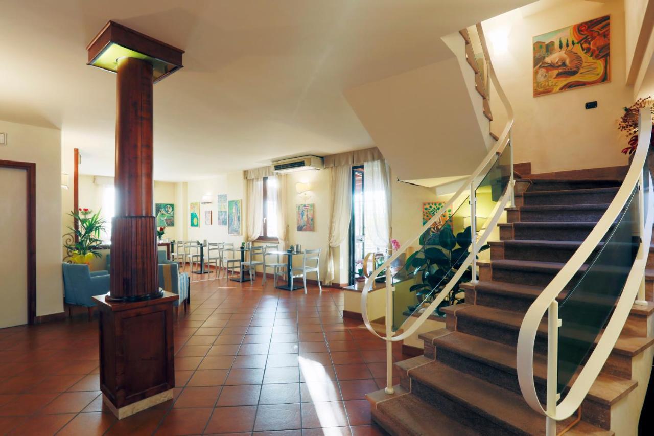 Hotel Arcobaleno Сієна Екстер'єр фото