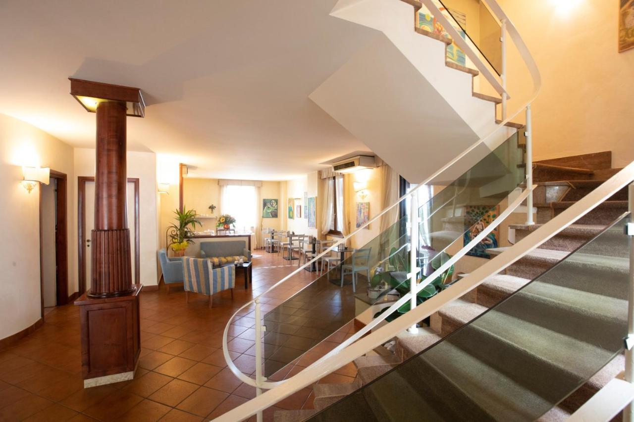 Hotel Arcobaleno Сієна Екстер'єр фото