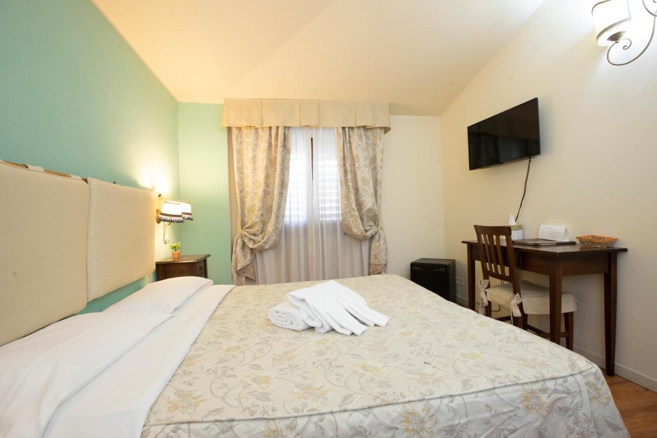 Hotel Arcobaleno Сієна Екстер'єр фото
