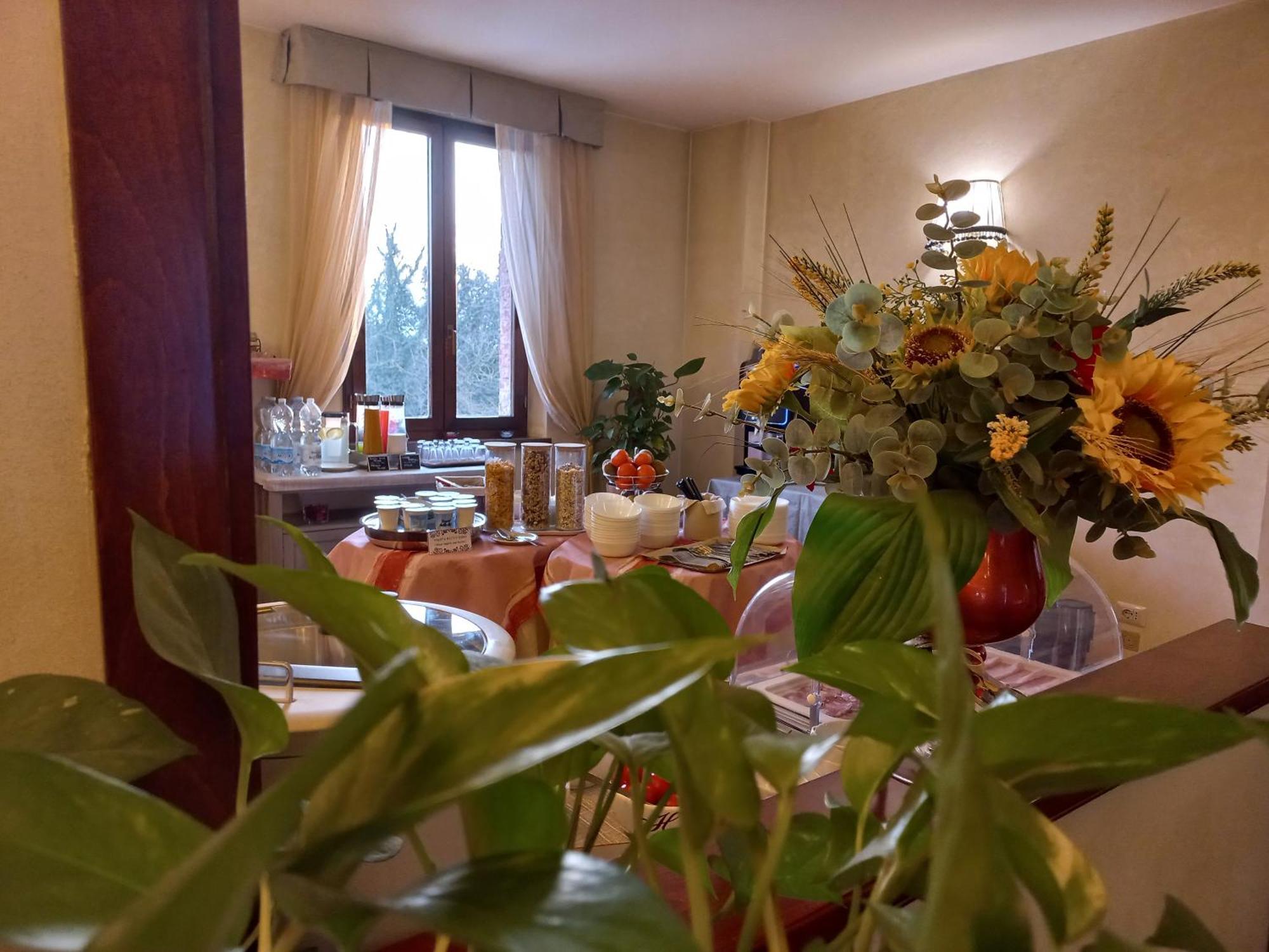 Hotel Arcobaleno Сієна Екстер'єр фото